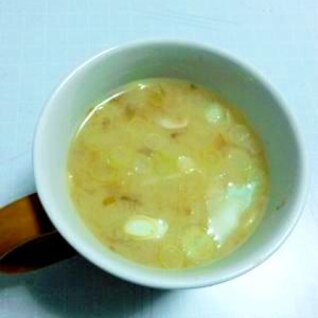 風邪をひいた時に！梅干入り味噌スープ